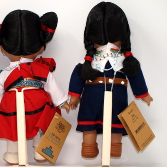 Precious Moments Native American Indians Collection Dolls, hangtag PM doll stand - Picture 2 of 7